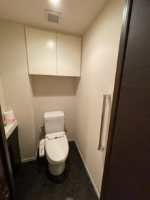 泡で洗うだけでなく除菌・脱臭まで全自動のタンクレストイレ　川崎市中原区K様邸